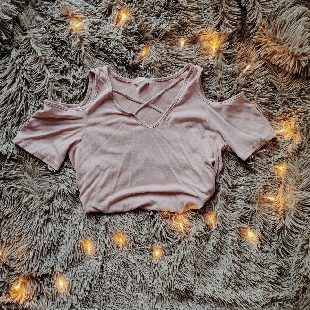 Cropped shoulder cut top